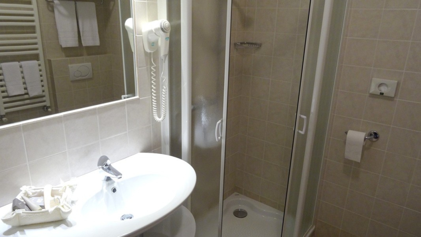Hotel Larice Bianco kupatilo