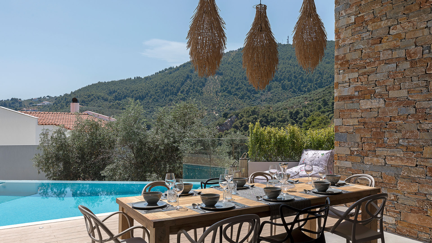 KK Luxury Villa trpezarija na otvorenom