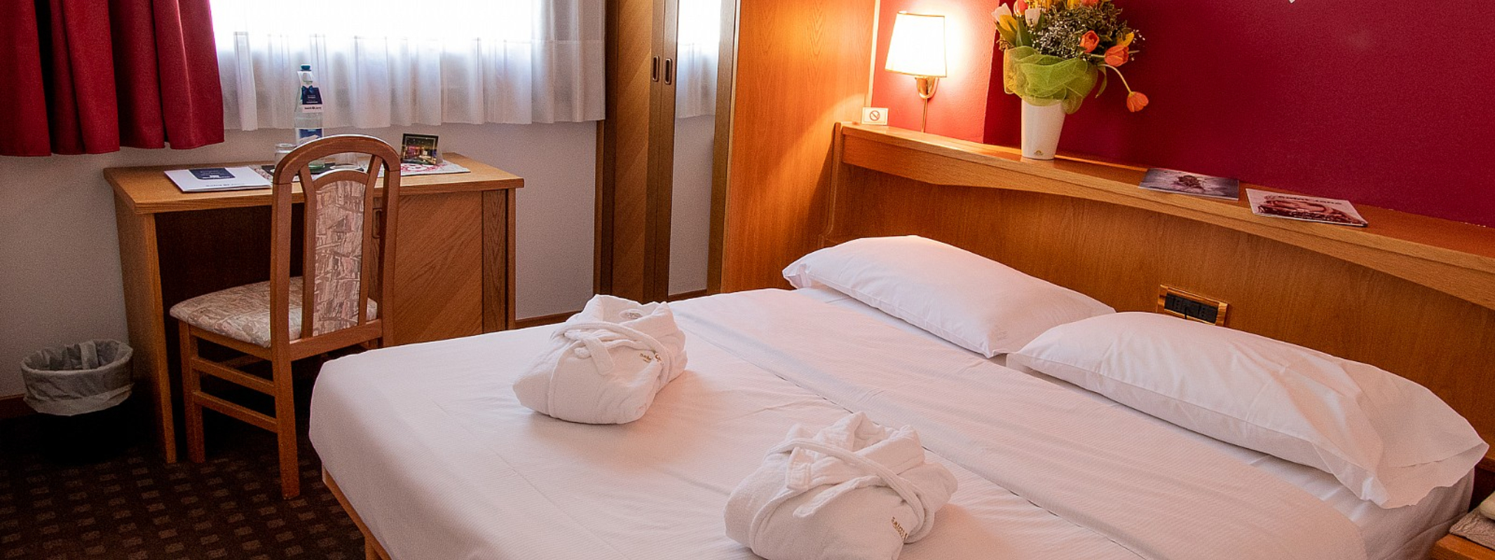 Hotel Sent Anton soba.jpg