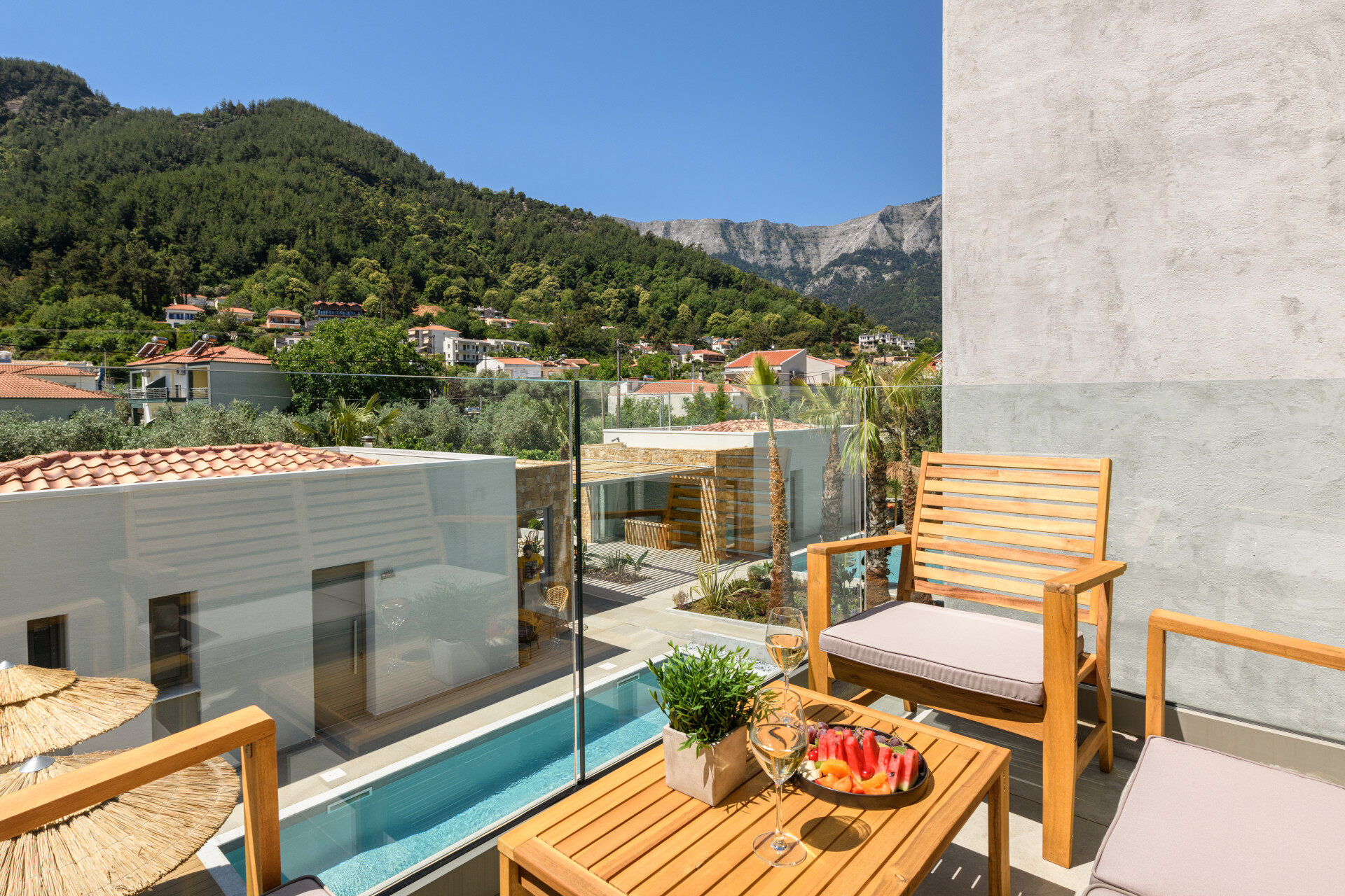 Soho Exclusive Suites deluxe mezoneta terasa.jpg