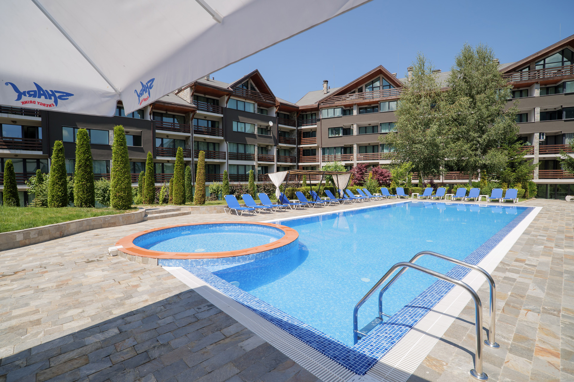 Local Stay-Deciji bazen.jpg
