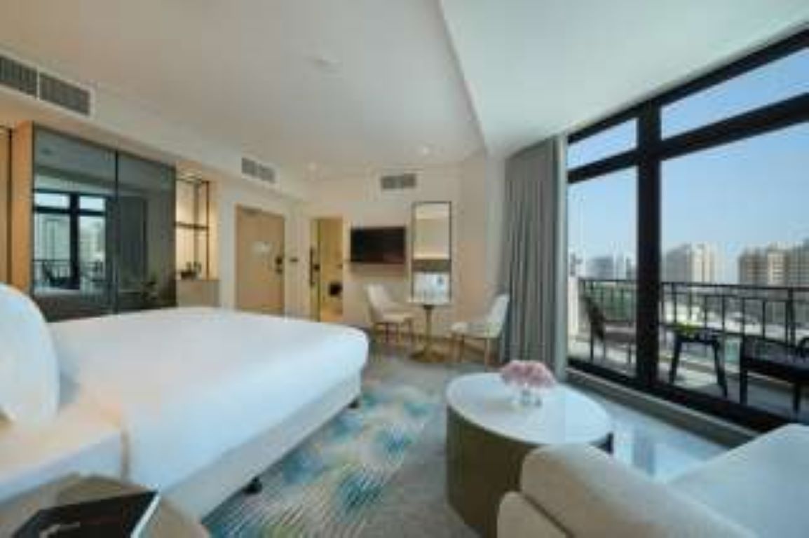 Arabian Park Dubai-Guest room sa balkonom.jpg