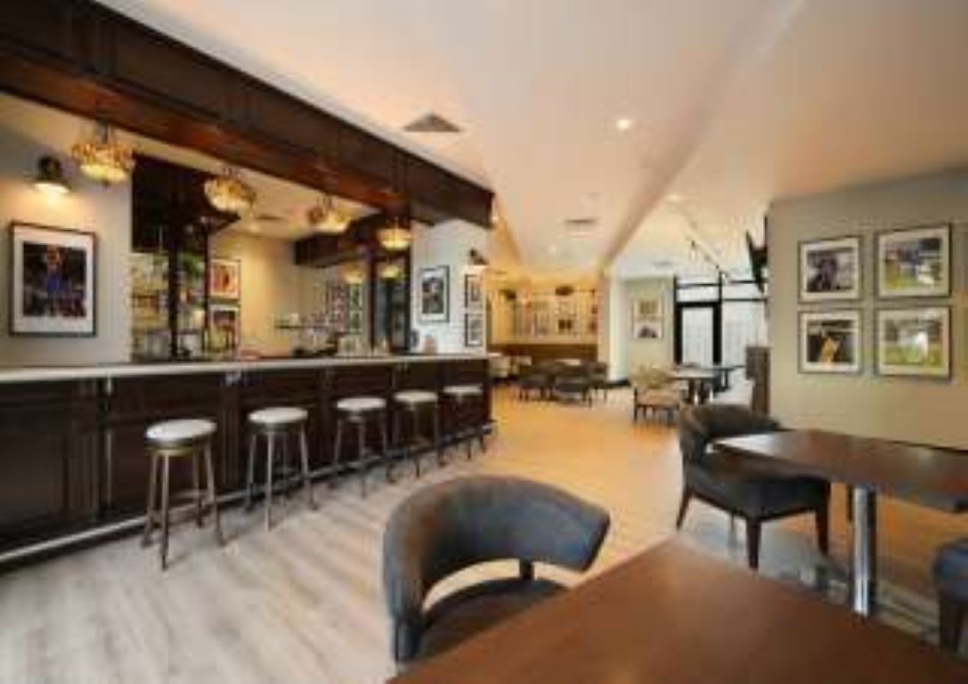 Arabian Park Dubai-Lobby bar.jpg