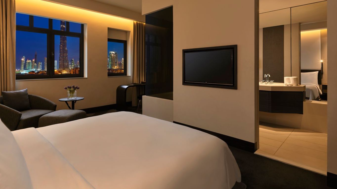 The Heritage Hotel-Deluxe soba Landmark view.jpg