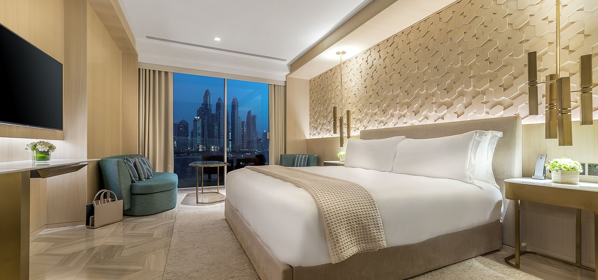 Five Palm Jumeirah Hotel-Lux pogled more.jpg