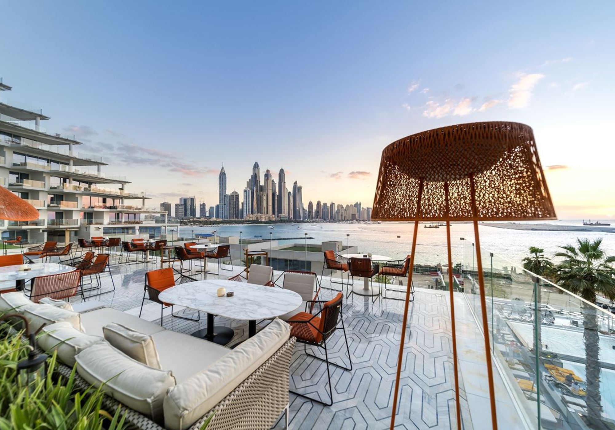 Five Palm Jumeirah Hotel-Terasa azijskog restorana.jpg