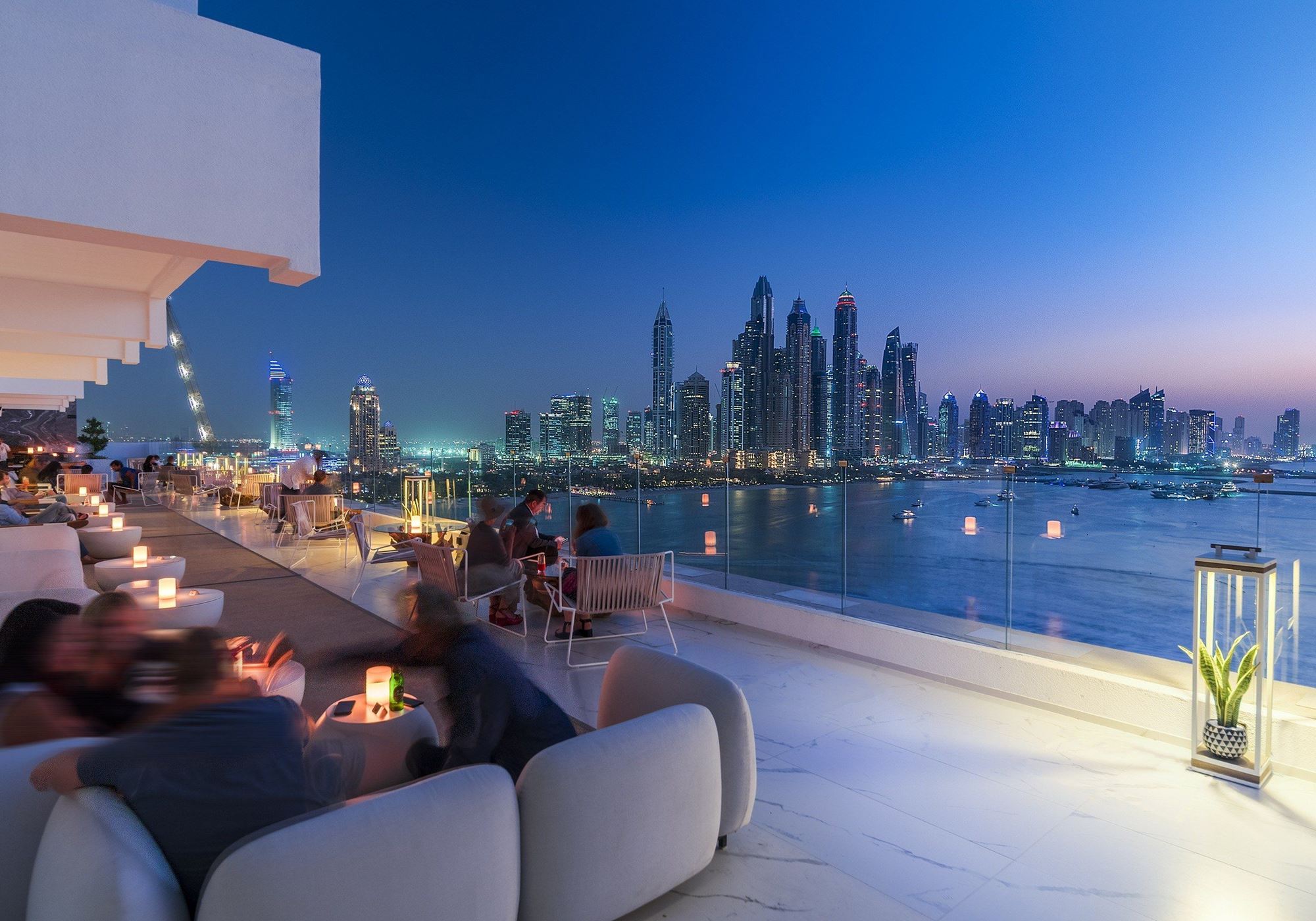 Hotel Five Palm Jumeirah-Terasa bara.jpg