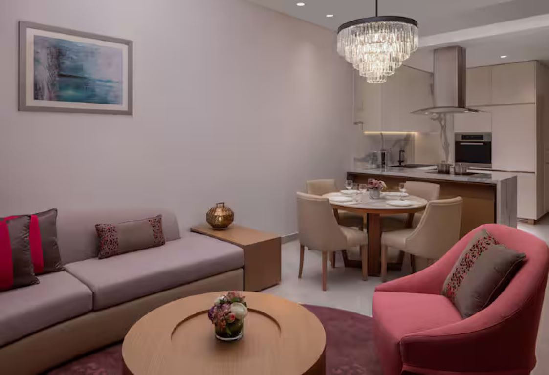 Hilton Dubai Creek Hotel & Residences-Jednosoban apartman pogled grad.jpg
