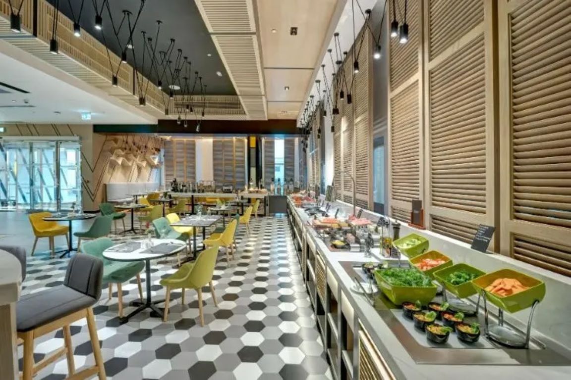 Urban Al Khoory Hotel-Hrana u restoranu.jpg