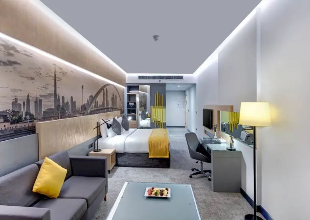 Urban Al Khoory Hotel-Skyline Premium soba.jpg