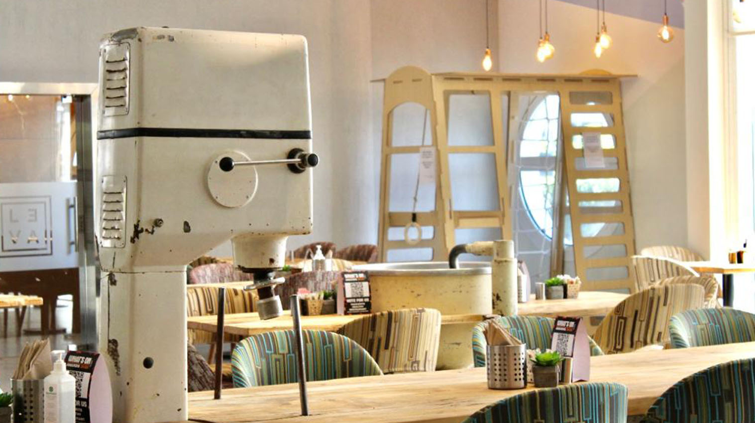 Hotel Leva Mazaya Centre Dubai-Restoran.jpg