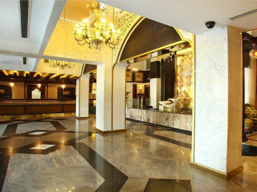 Arabian Courtyard Hotel & Spa-Recepcija.png