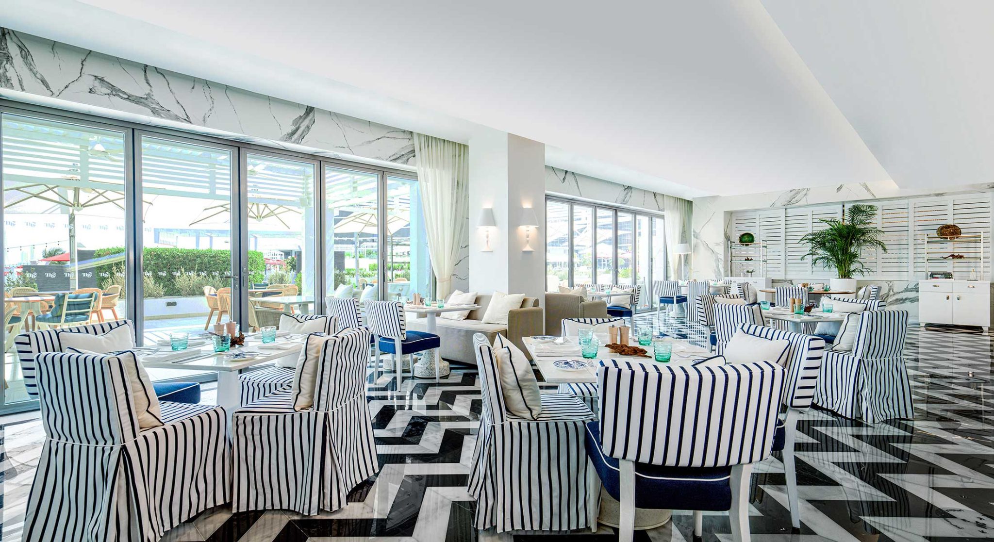 Th8 Palm Dubai-Glavni restoran.jpg