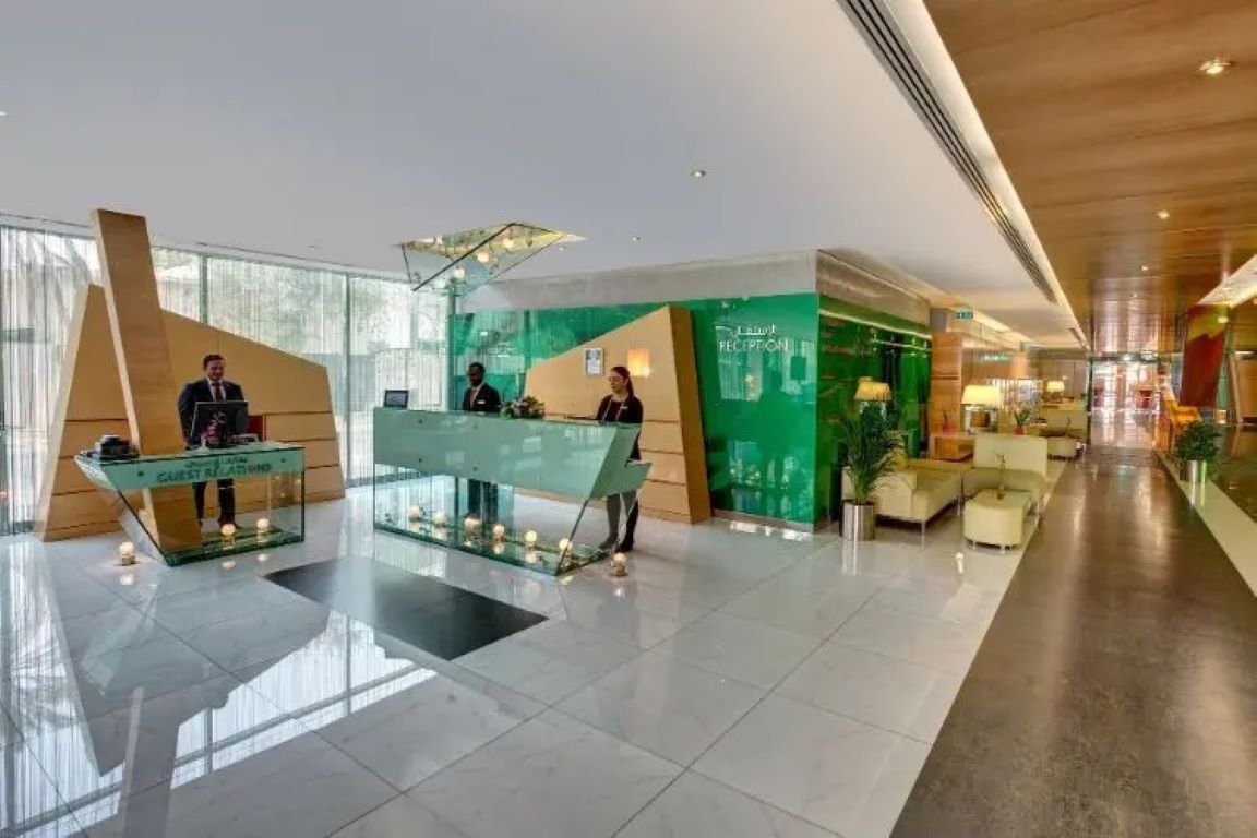 Al Khoory Executive Hotel-Recepcija.jpg