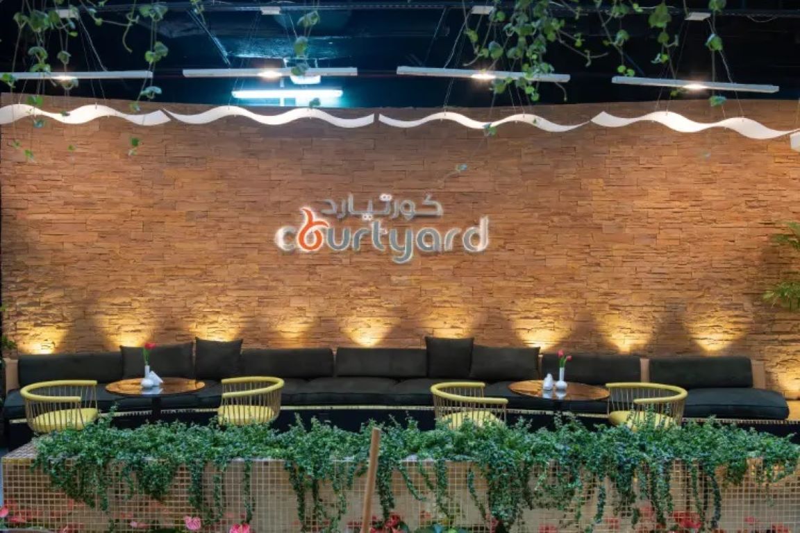 Al Khoory Executive Hotel-Restoran.jpg