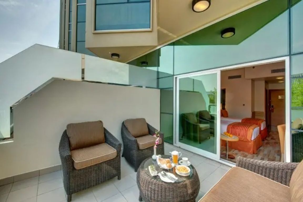 Al Khoory Executive Hotel-Terasa.jpg
