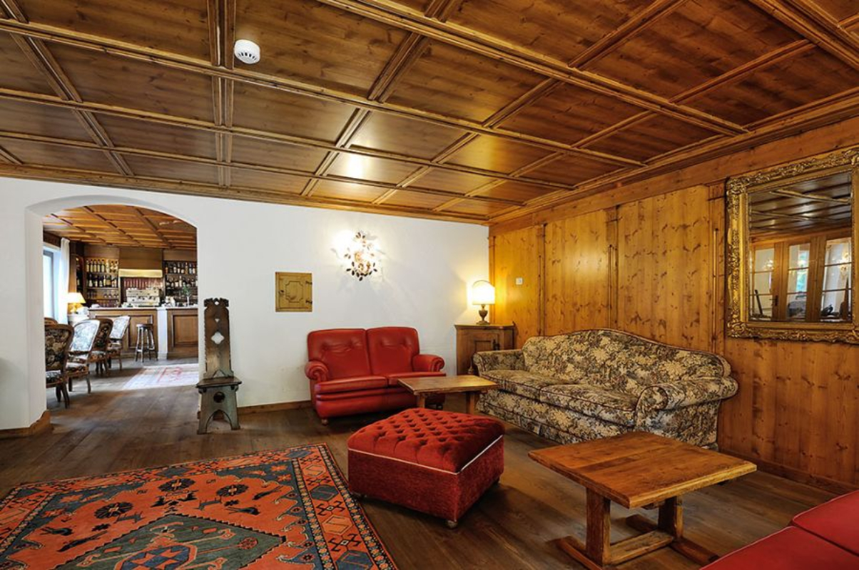 Hotel Touring bar
