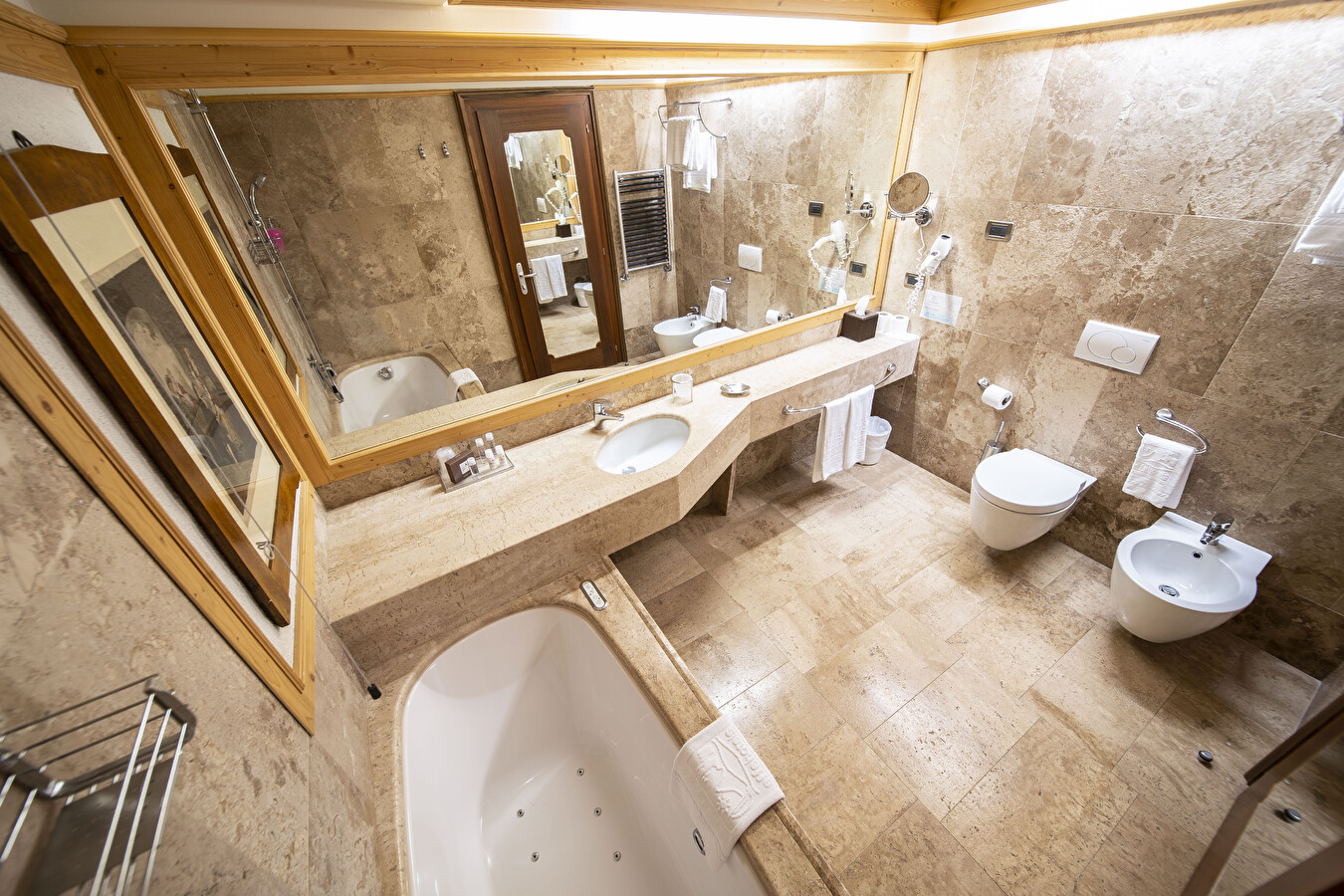 Cristal Place Hotel  kupatilo