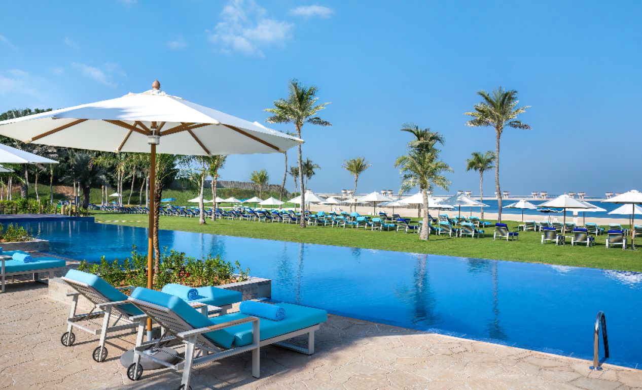 JA Palm Tree Court Hotel-Bazen na otvorenom.jpg