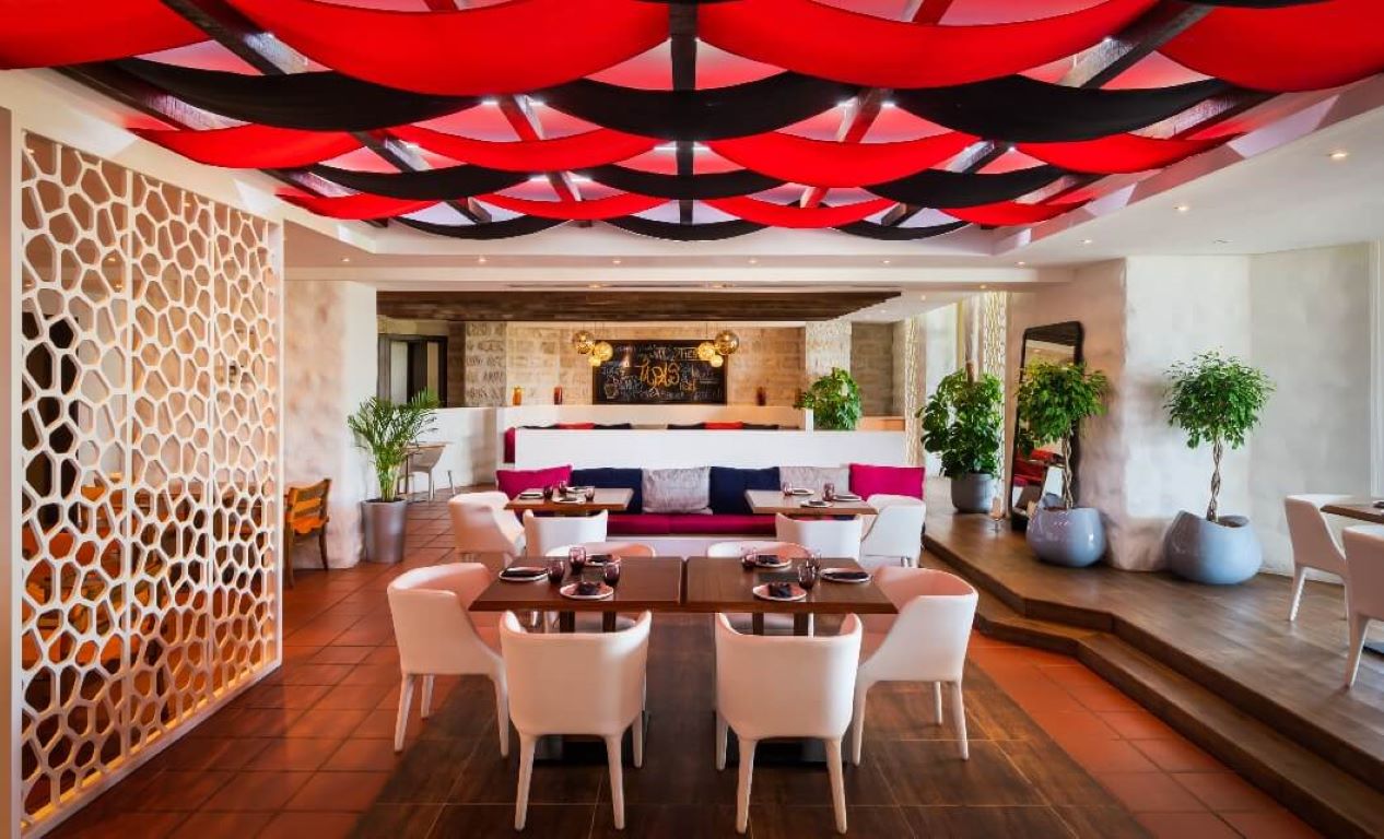 JA Palm Tree Court Hotel-Spanski restoran.jpg