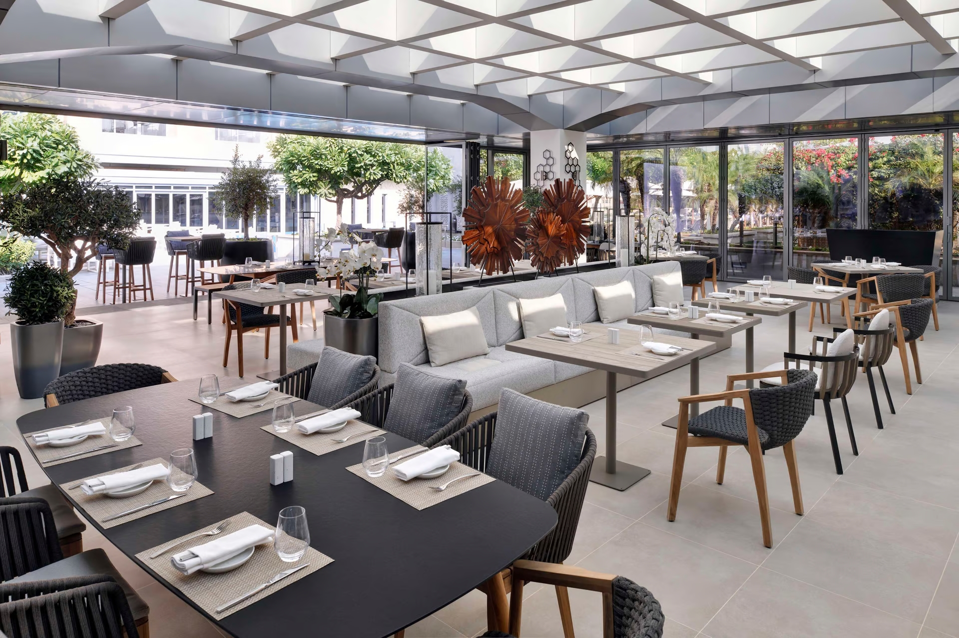 Kempinski Central Avenue Dubai-Terasa restorana.jpg
