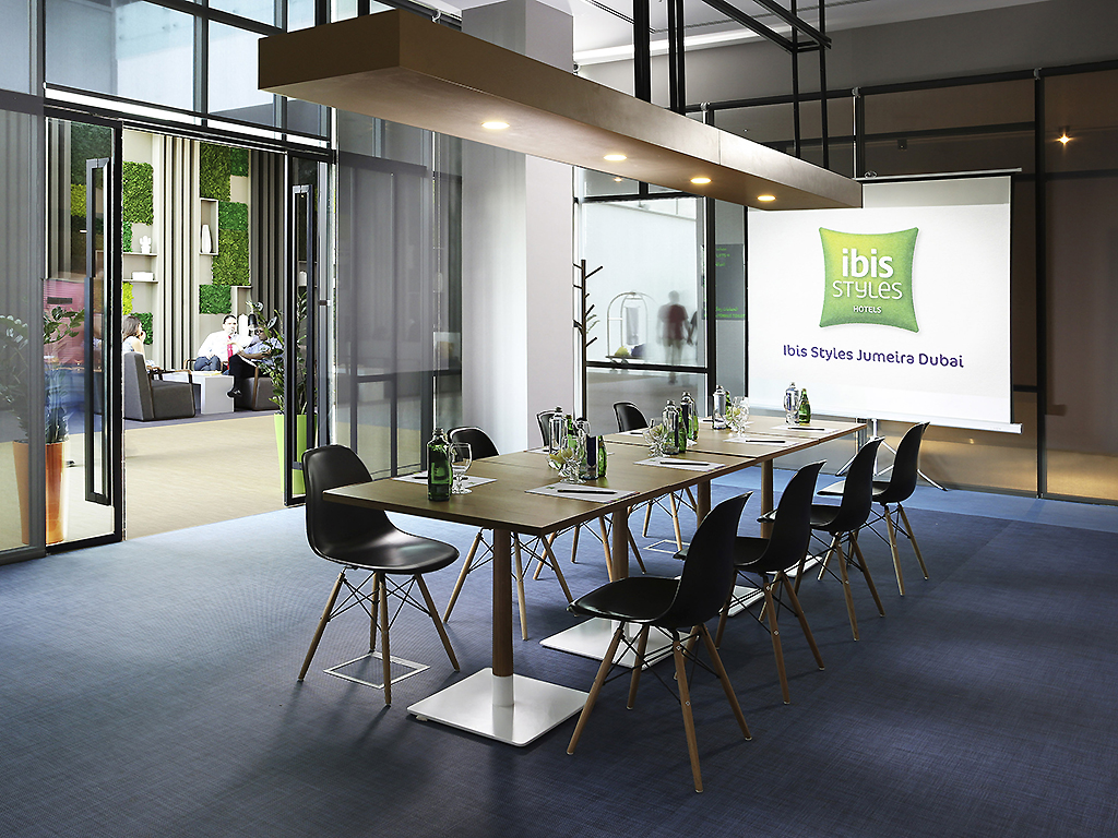 Ibis Styles Dubai Jumeira-Sala za sastanke.jpg