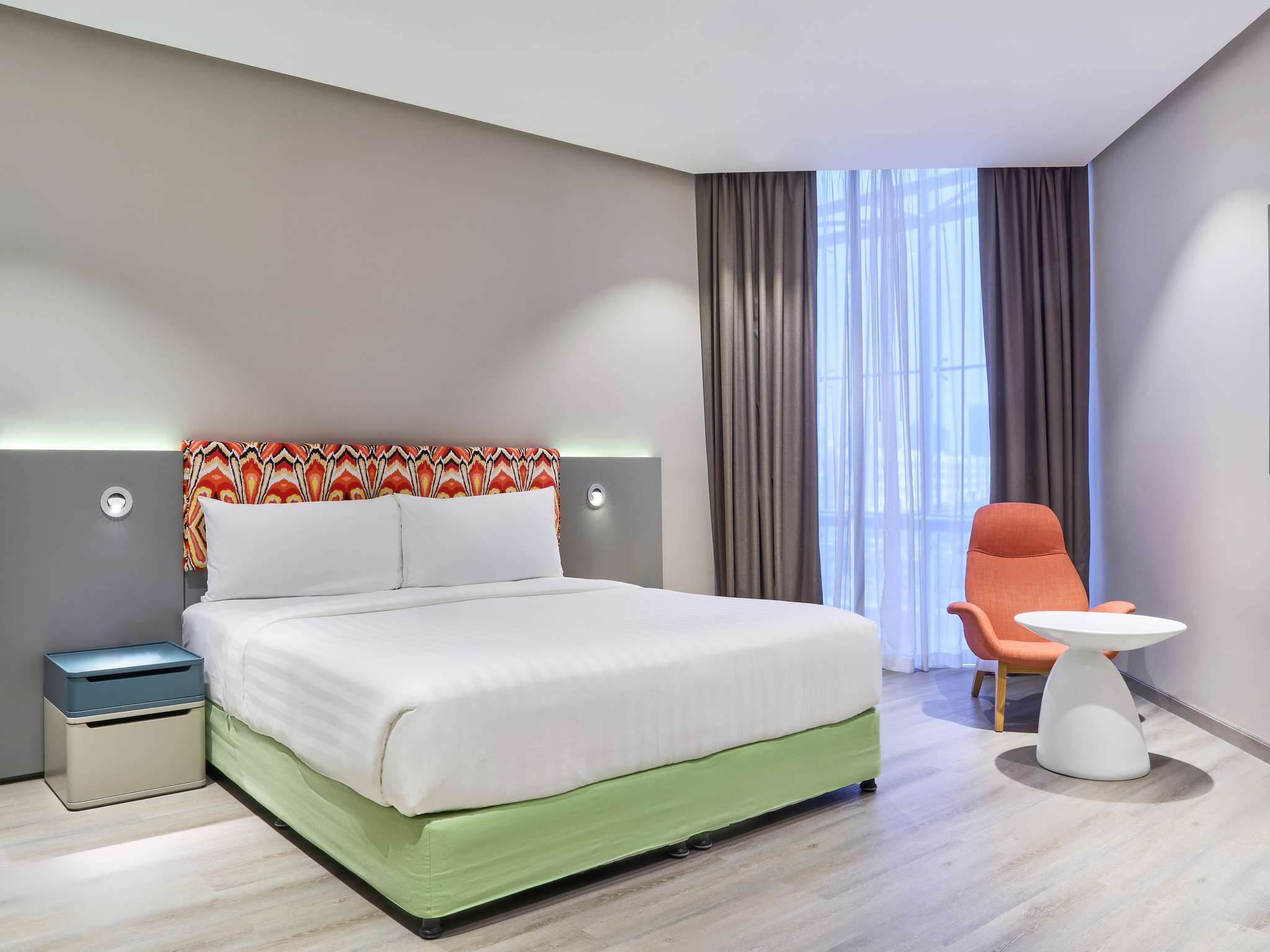 Ibis Styles Dubai Jumeira-Standardna soba braci lezaj.jpg