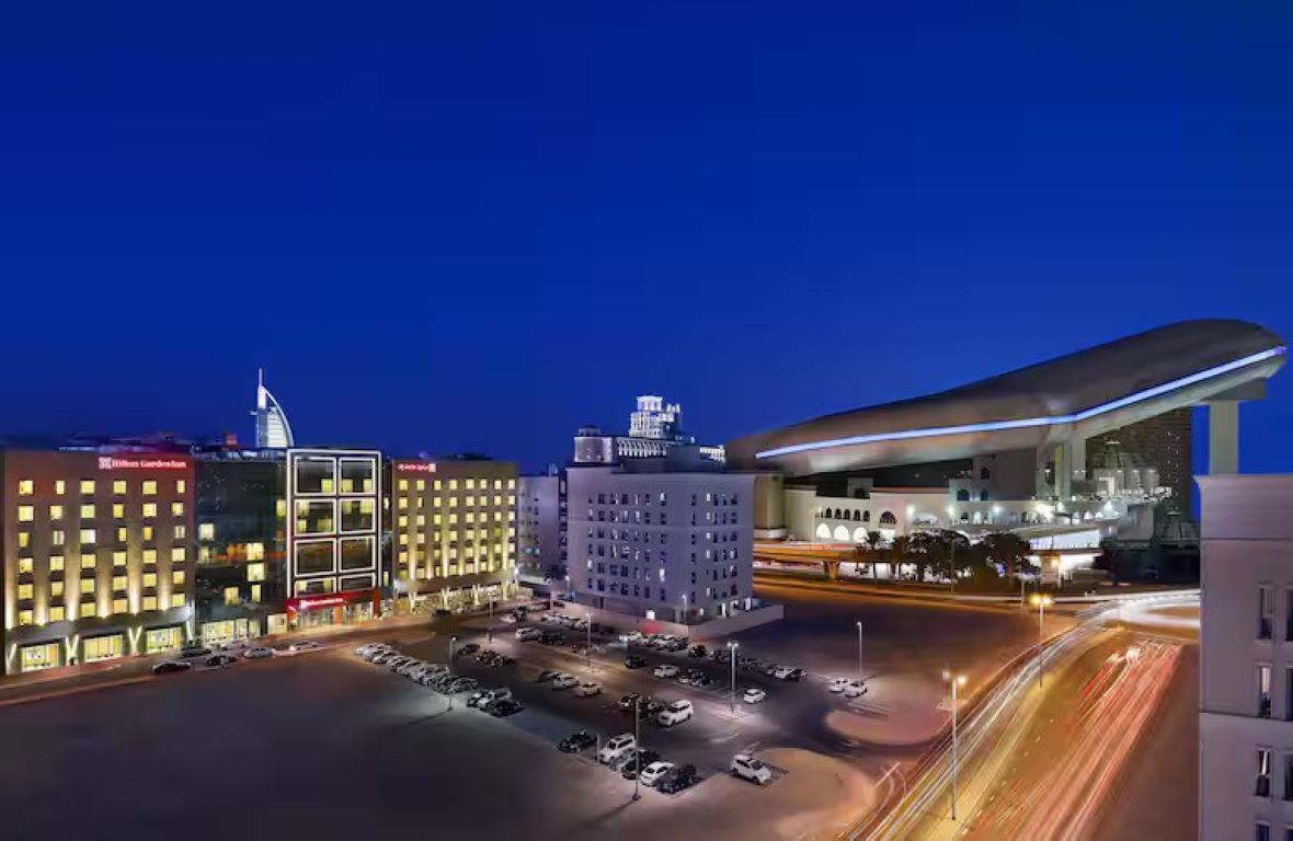 Hilton Garden Inn Dubai-Okruzenje hotela.jpg