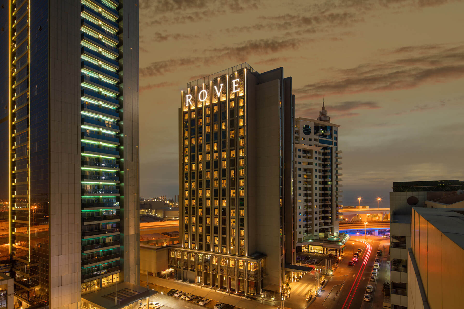 Rove Dubai Marina Hotel-Hotle spolja.jpg