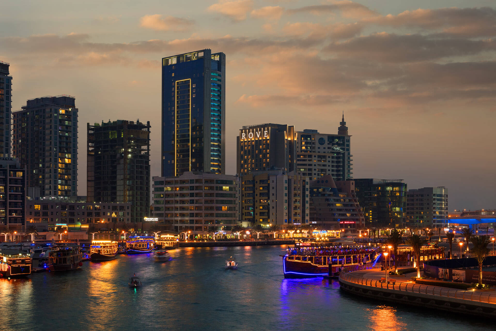 Rove Dubai Marina Hotel-Okruzenje hotela.jpg