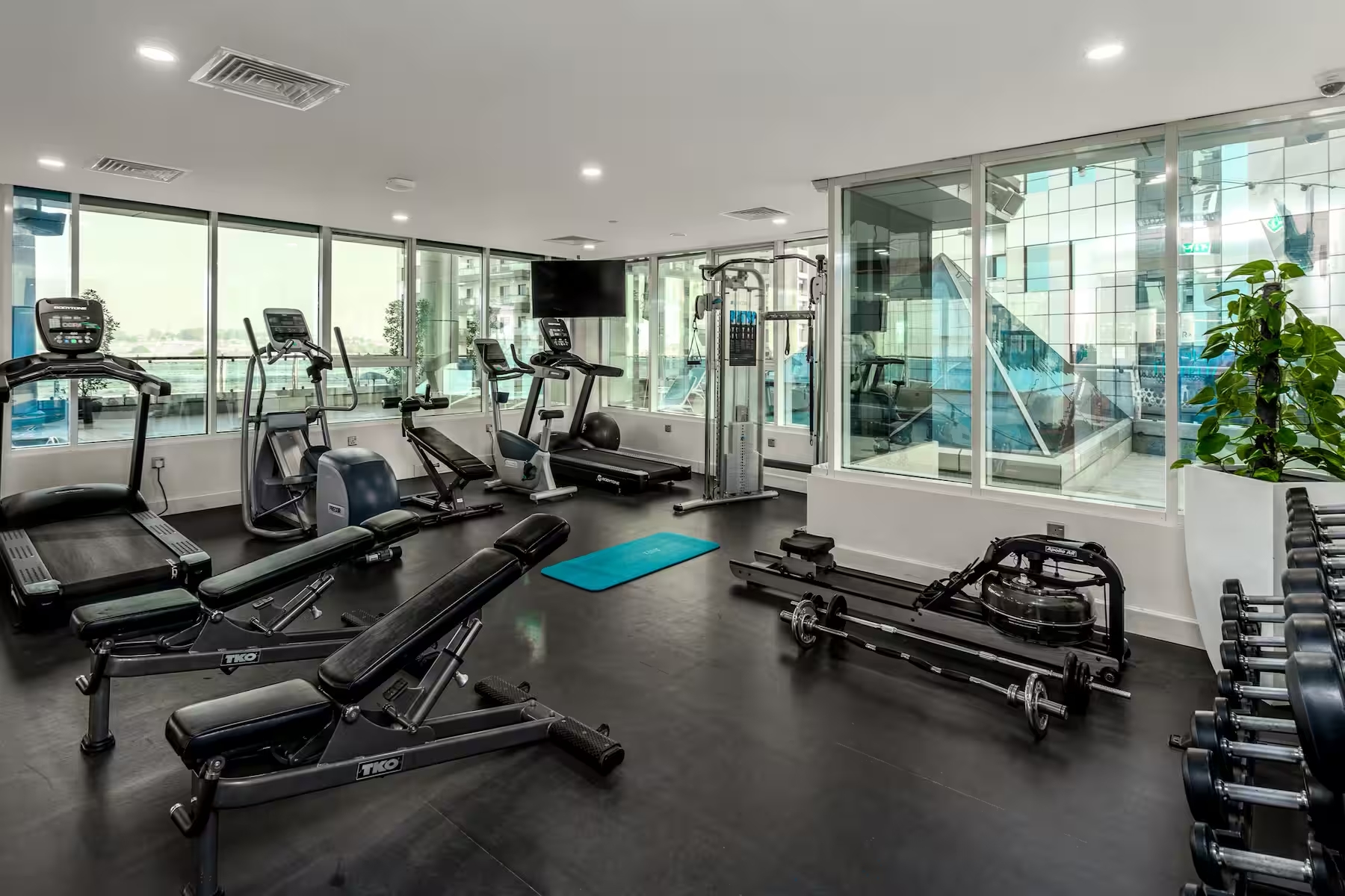 Ramada by Wyndham Dubai Barsha Heights-Fitnes.jpg