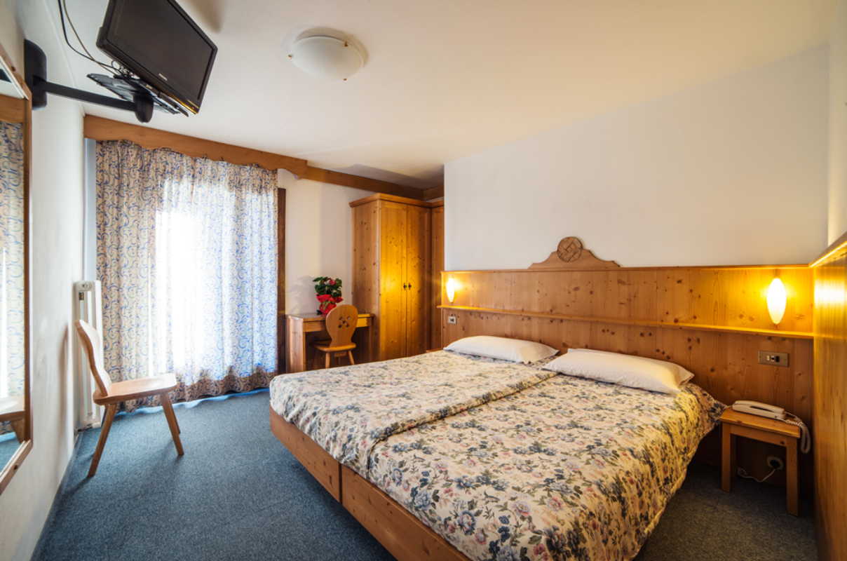 Hotel Cima d’ Oro dvokrevetna spavaća soba