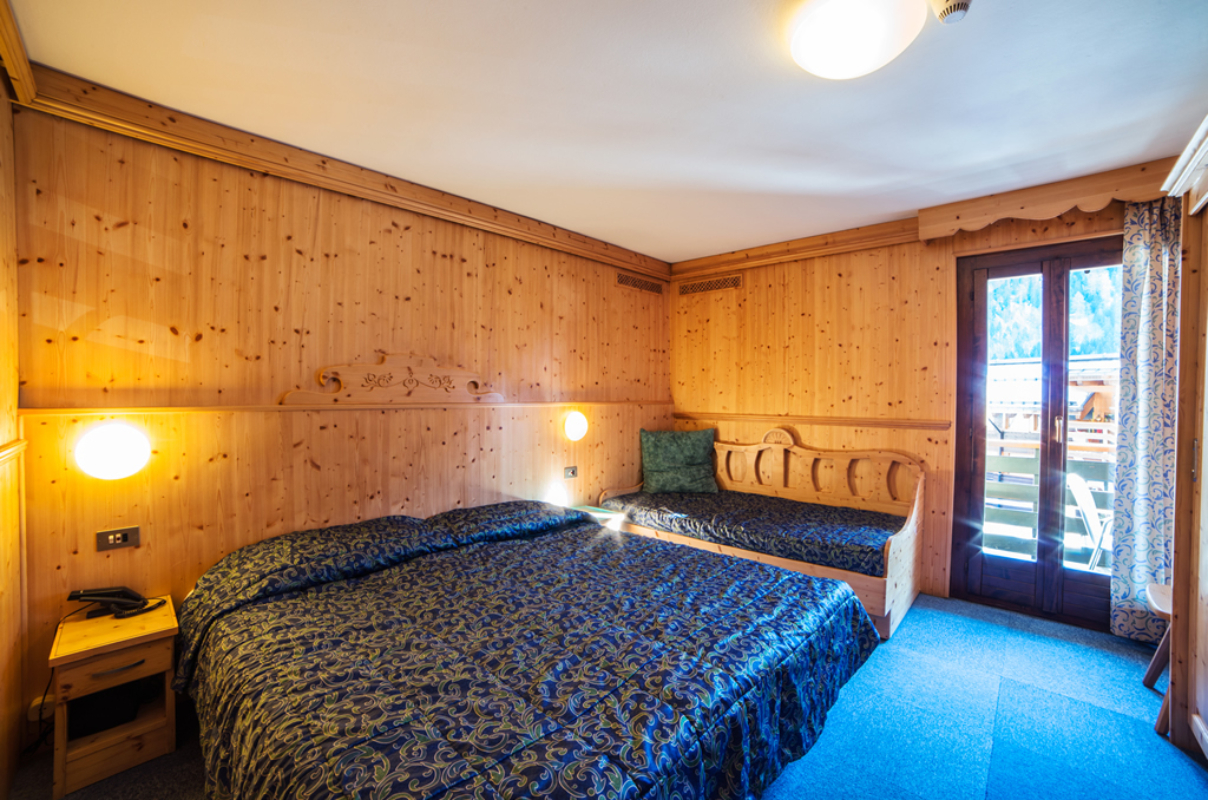 Hotel Cima d’ Oro trokrevetna spavaća soba