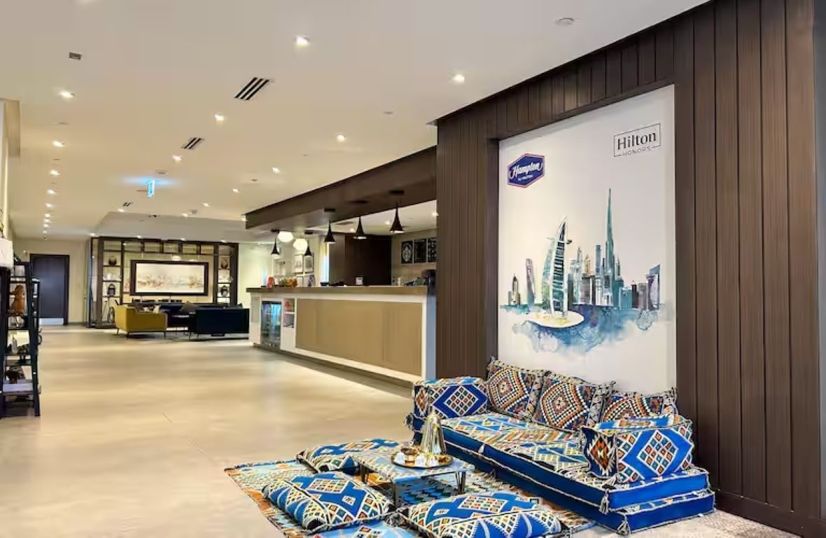Hampton by Hilton Dubai Al Barsha-Recepcija.jpg