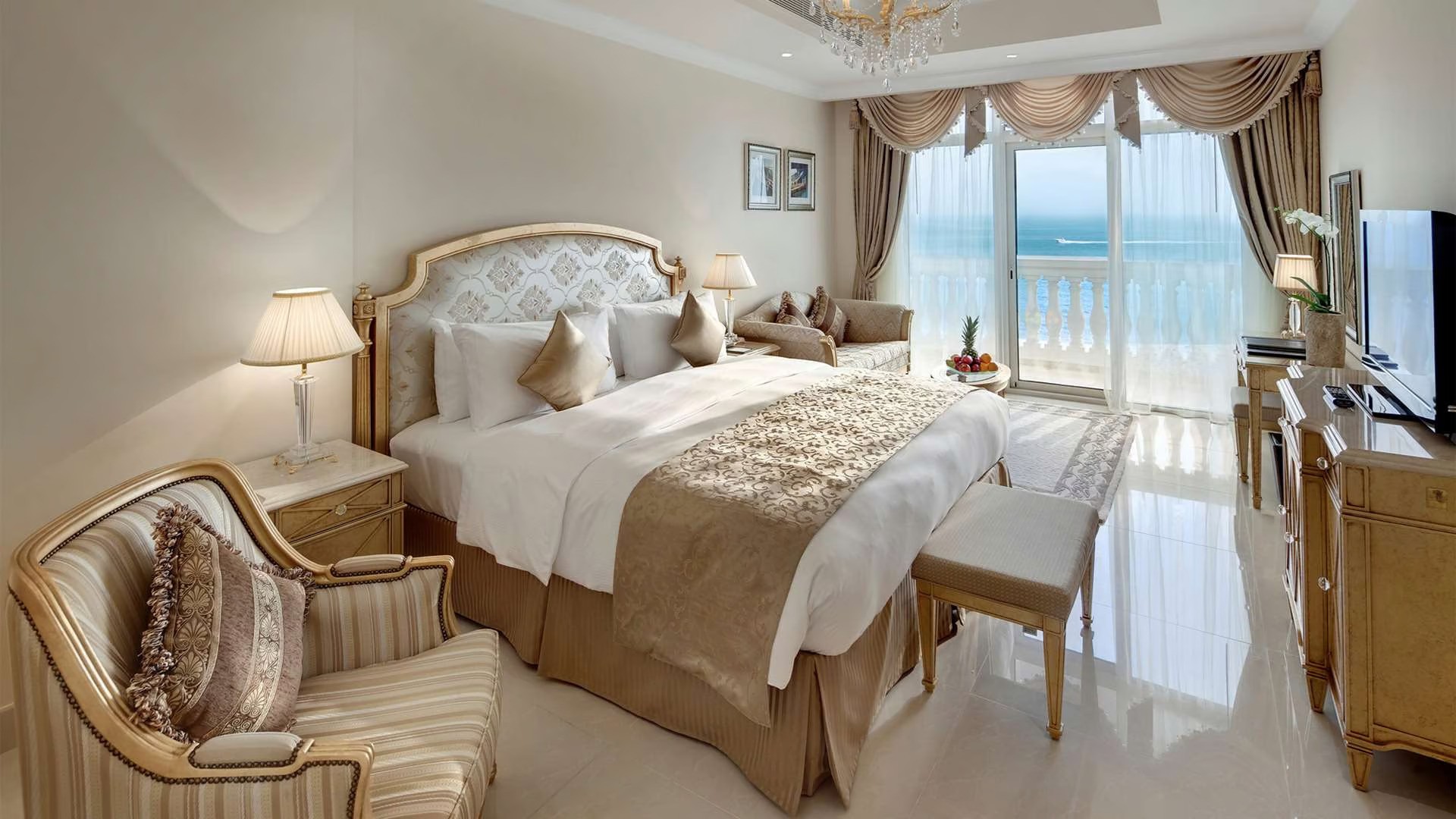 Kempinski Palm Jumeirah Hotel & Reseidences-Dvosoban suite Ocean.jpg