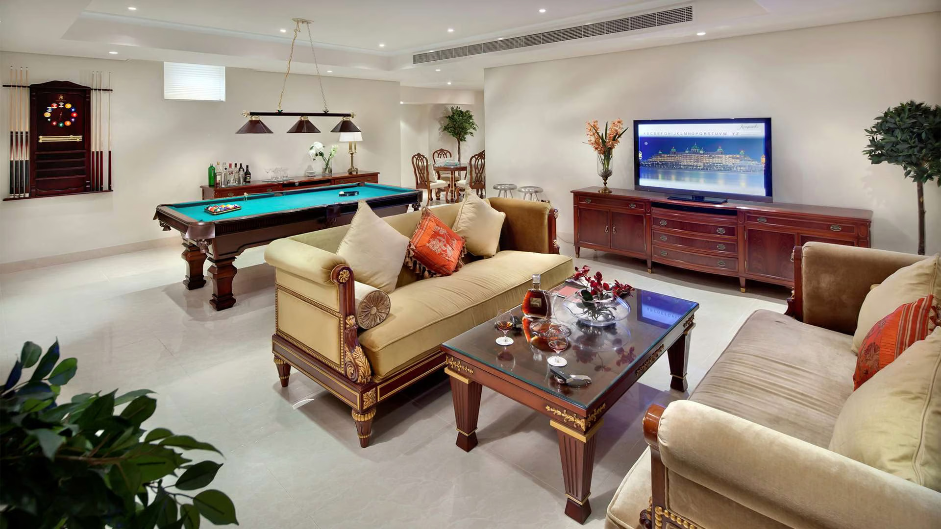 Kempinski Palm Jumeirah Hotel & Residences-Royal petosobna vila.jpg