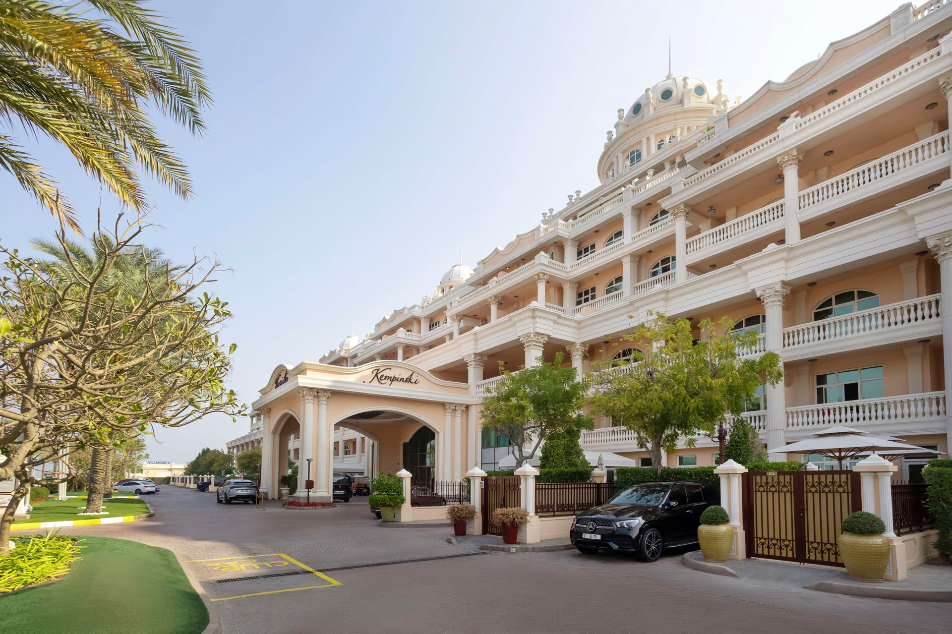 Kempinski Palm Jumeirah Hotel & Residences-Ulaz u hotel.jpg