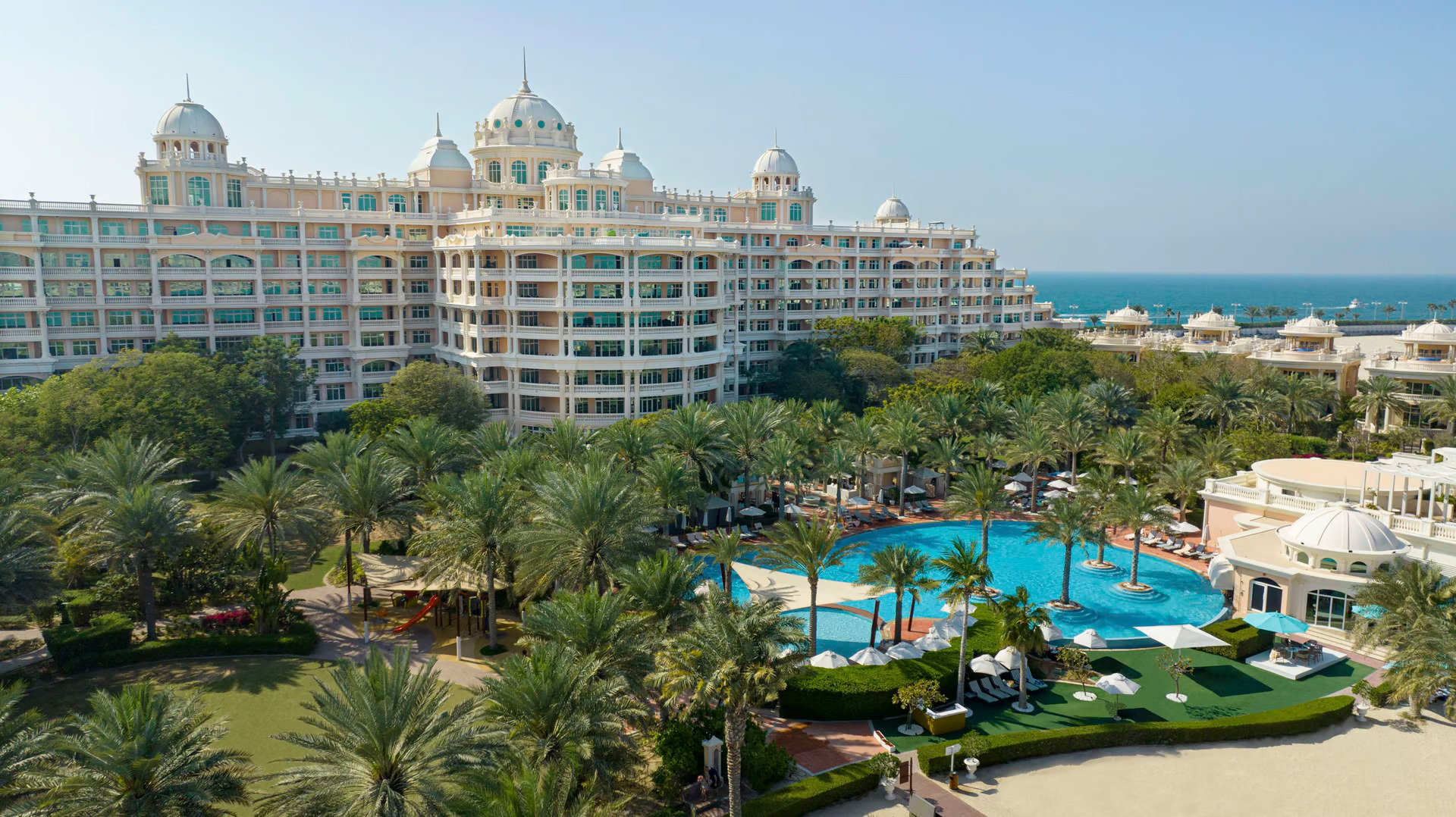 Kempinski Palm Jumeirah Hotel & Residences-Zgrada hotela.jpg
