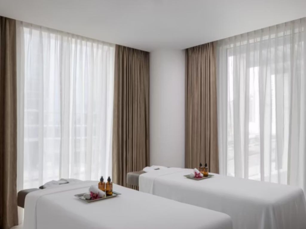 Holiday Inn Dubai Business Bay-Masaza.jpg