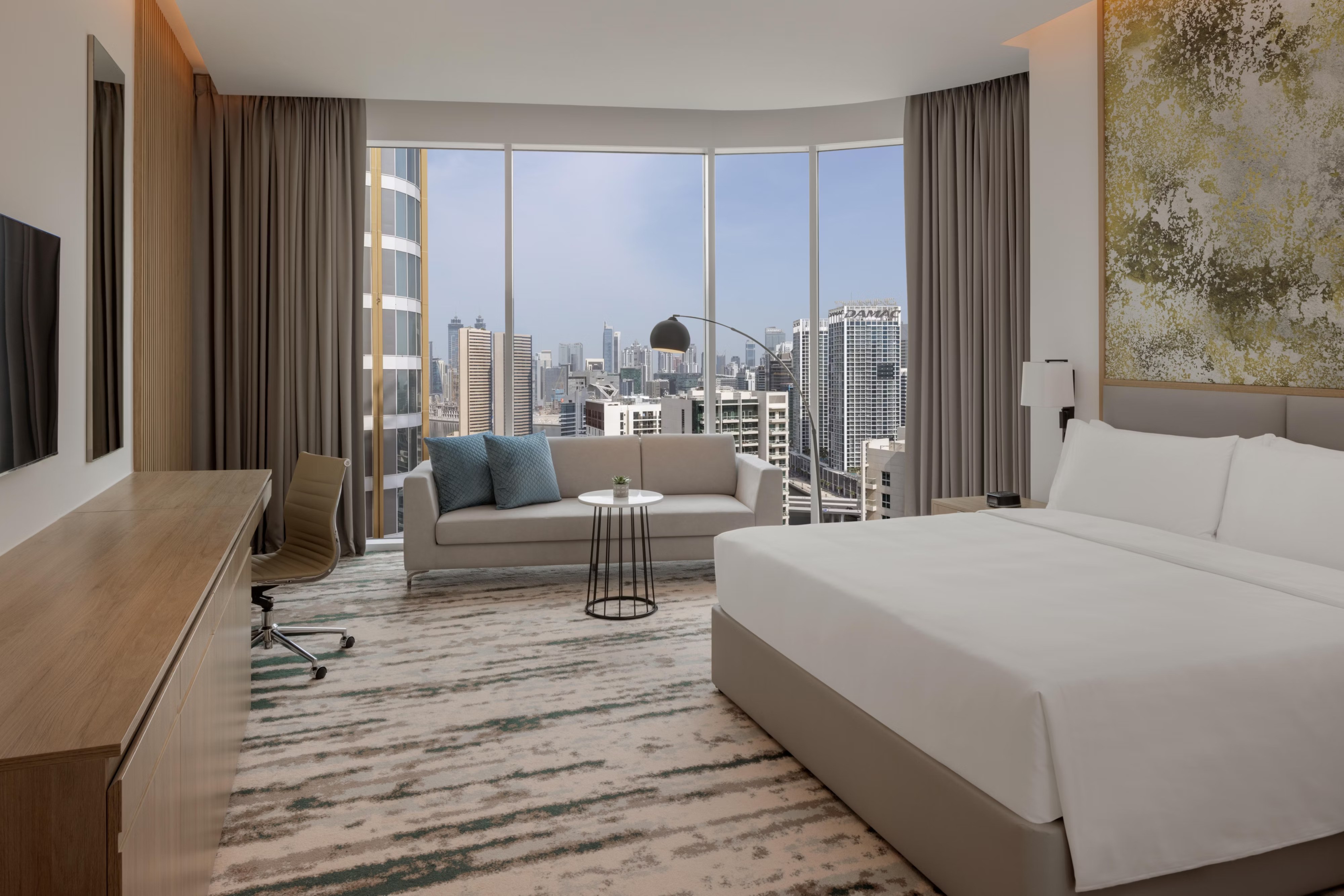 Holiday Inn Dubai Business Bay-Premium soba.jpg