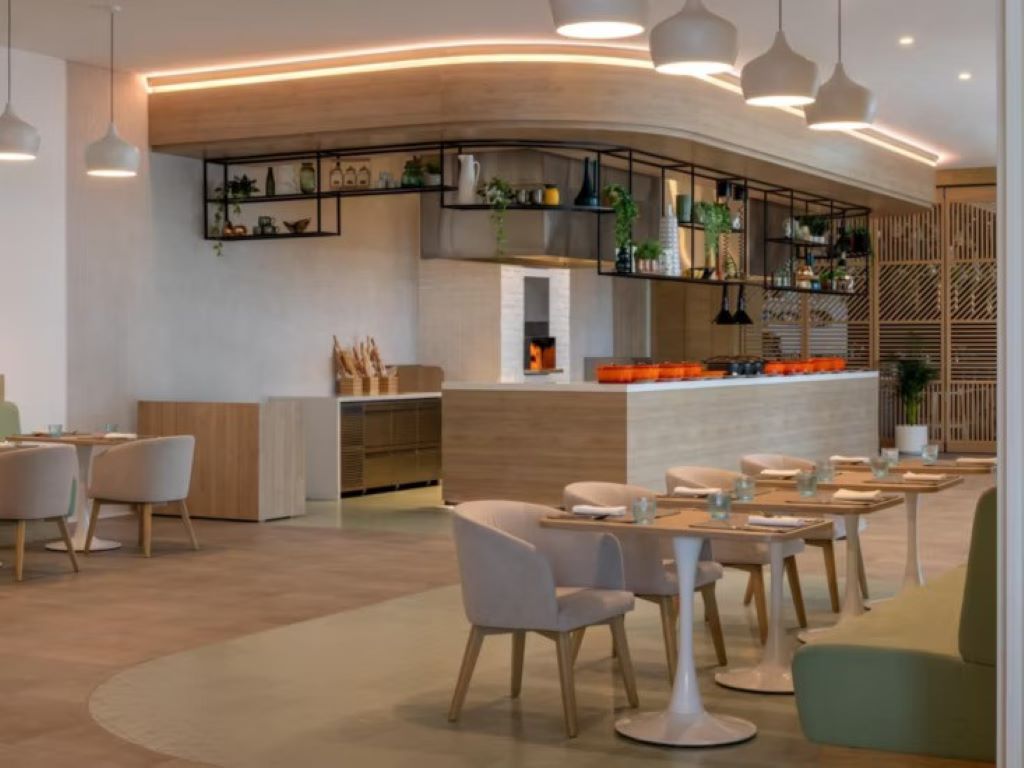 Holiday Inn Dubai Business Bay-Restoran.jpg