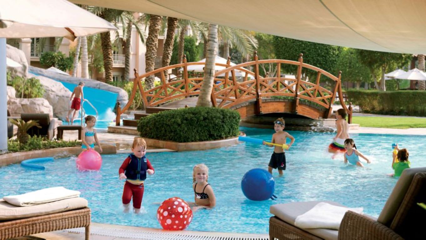 The Ritz Carlton Dubai-Deciji bazen.jpg