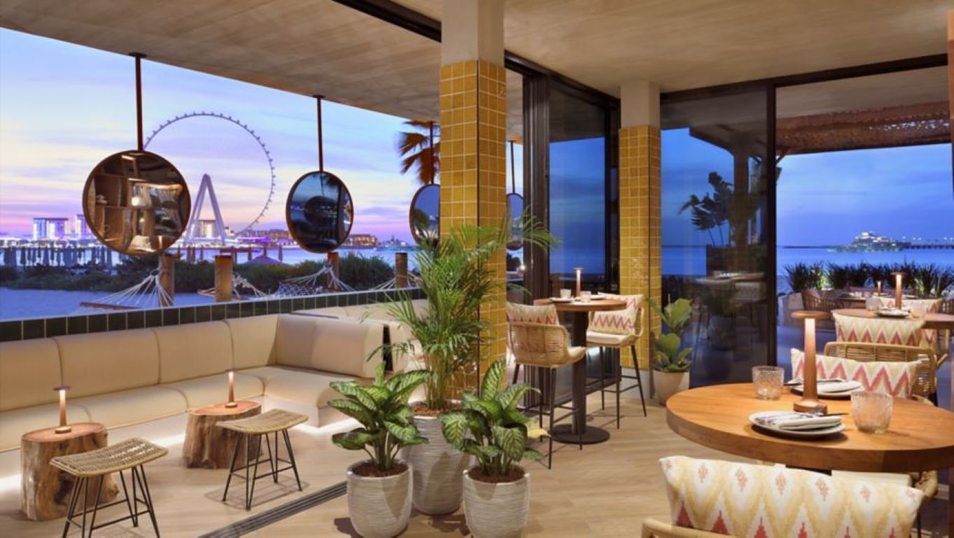 The Ritz Carlton Dubai-Terasa restorana.jpg