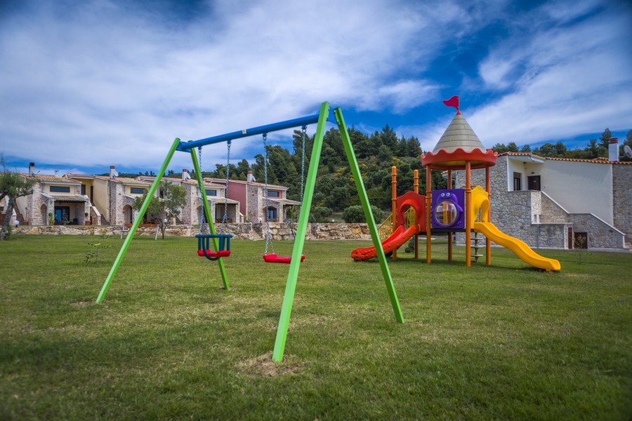Hotel Nefeli Luxury Villas decije igraliste.jpg