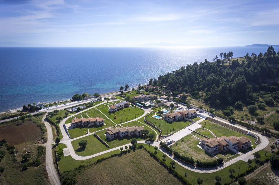 Nefeli Luxury Villas pogled na hotel.jpg