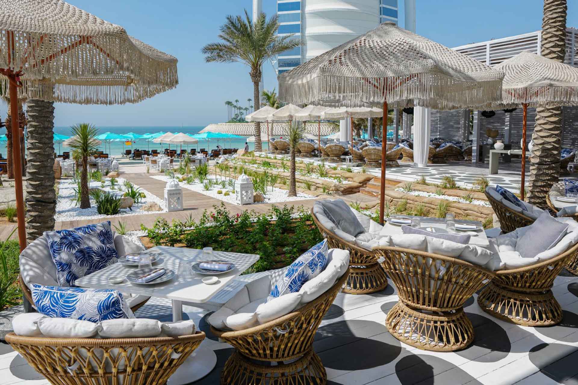 Jumeirah Al Naseem-Restoran na plazi.jpeg