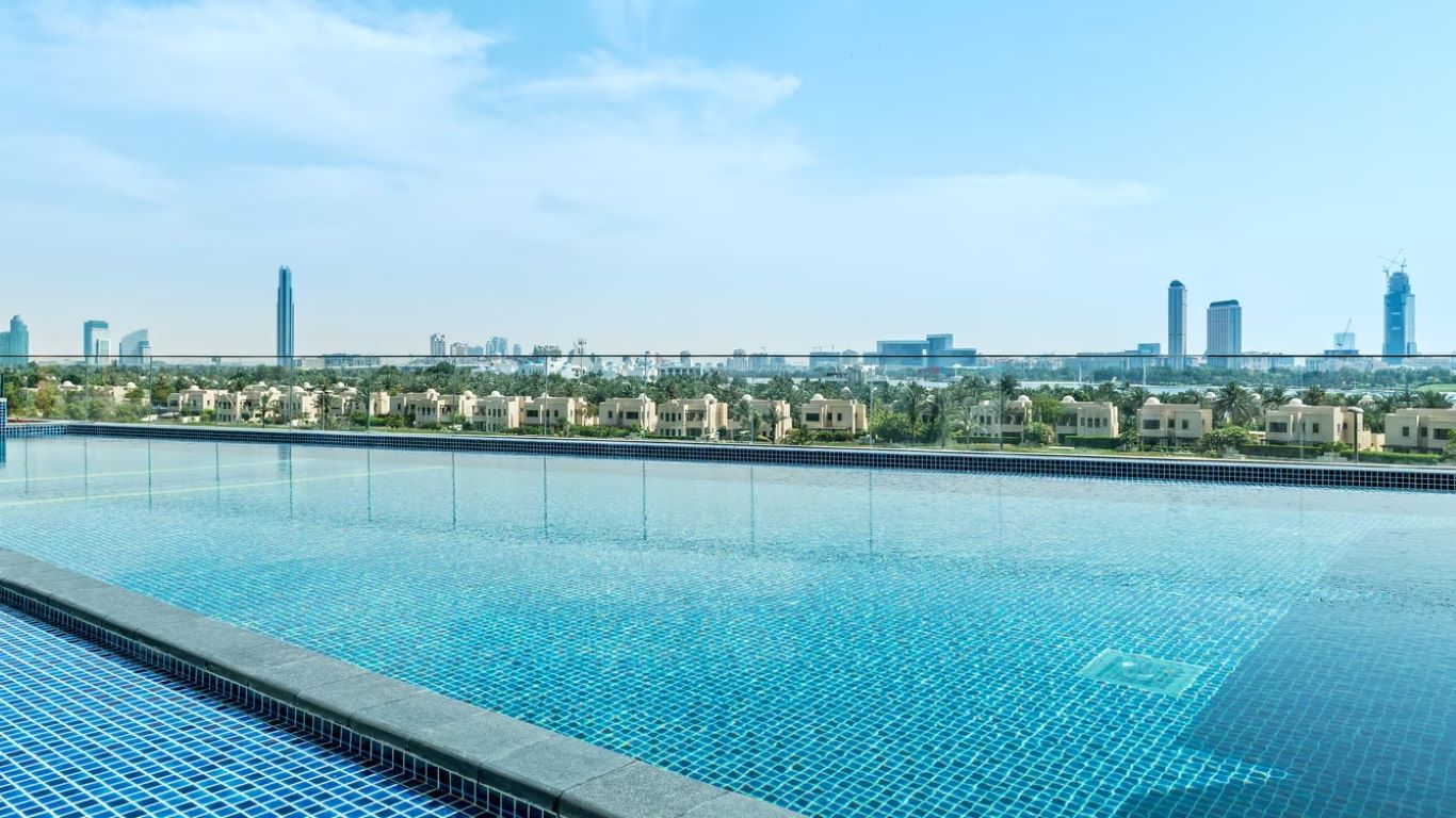 Aloft Dubai Creek-Bazen.jpg