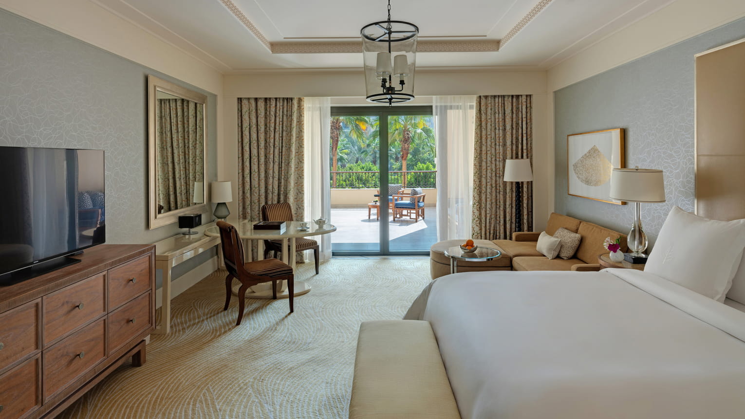 Four Seasons Resort Dubai-Deluxe soba pogled resort.jpg
