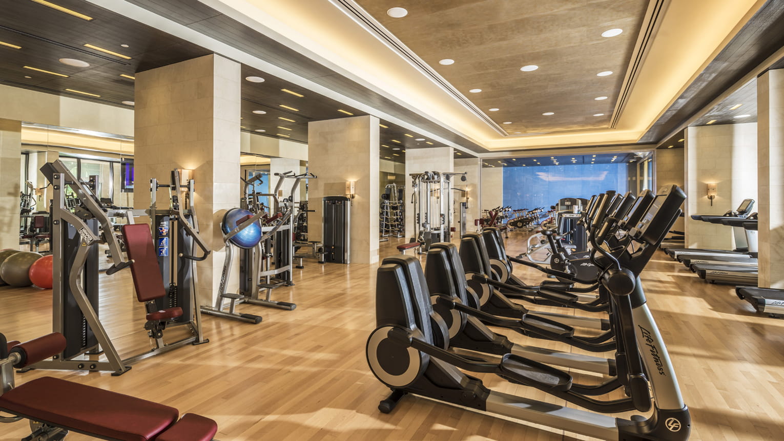Four Seasons Resort Dubai-Fitnes.jpg
