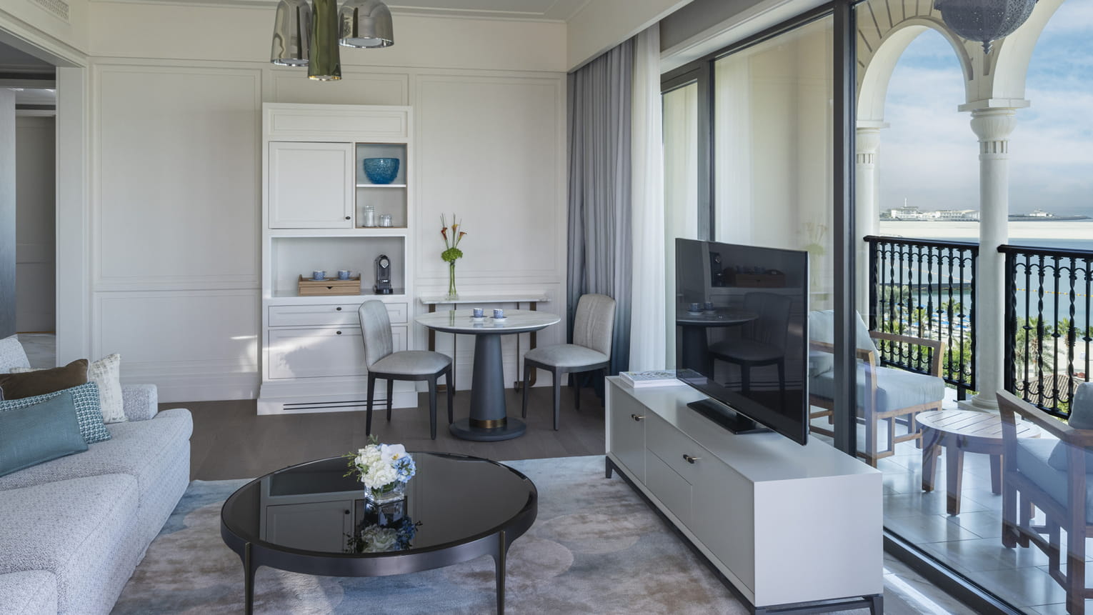Four Seasons Resort Dubai-Four Seasons Suite pogled more.jpg